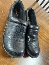 B.O.C  Women’s Mule Clog Blue Paisley Print Size 7  BOC BRAND