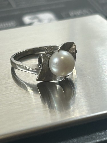 14k Gold NT Pearl and Diamond size 6 Ring - Picture 3 of 6