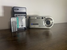 Sony Cyber-shot DSC-P200 7.2MP Digital Camera Silver w/memory Stick And Charger