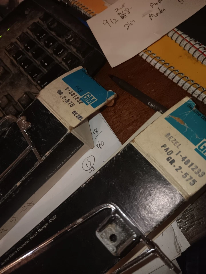 NOS 1971-1972 Pontiac Catalina Bonneville REAR Side Marker Lamp Bezels Pair - Image 3 of 3