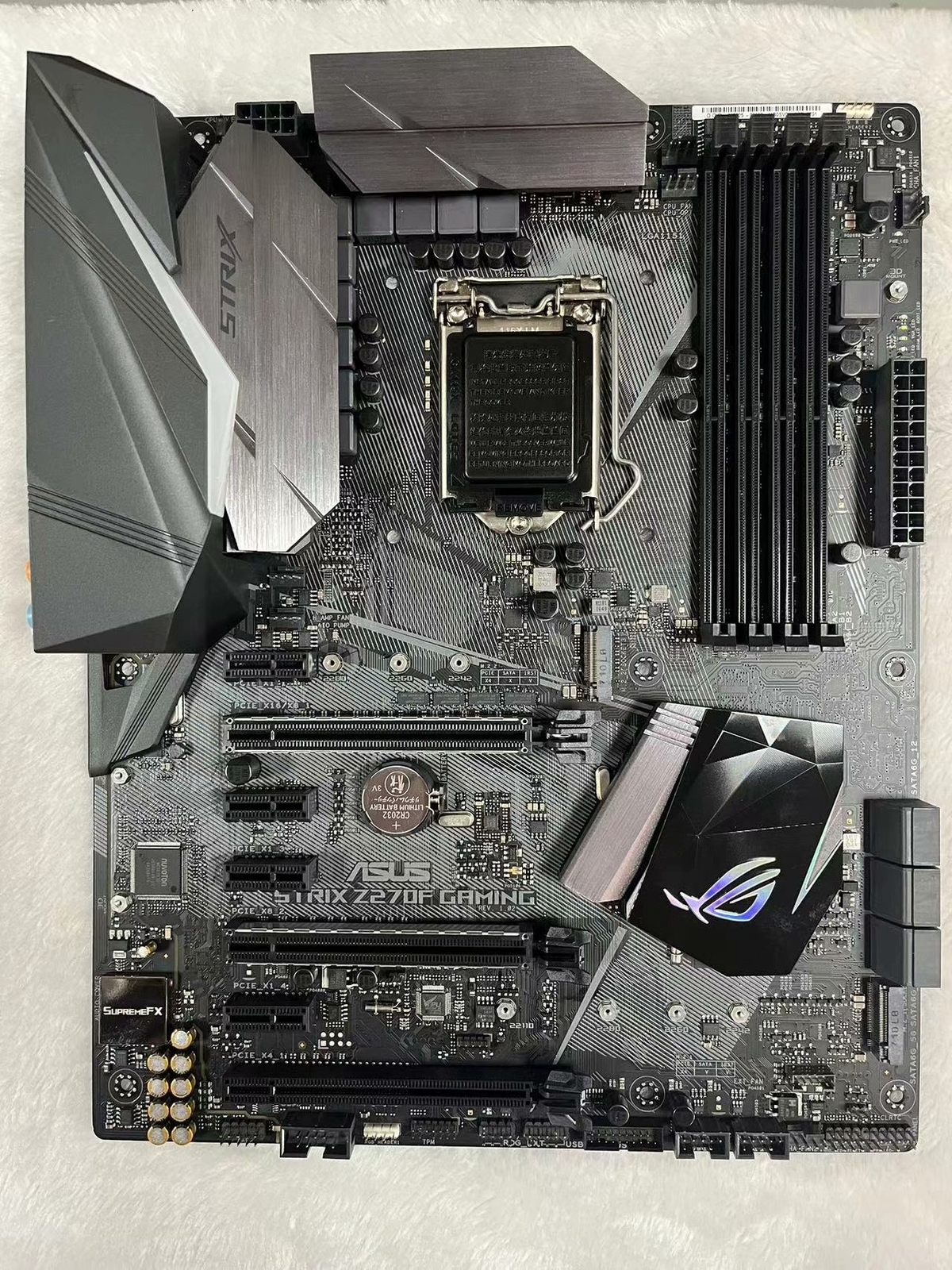 Carte Mère ASUS ROG Strix Z270F Gaming - Socket Intel 1151, RGB Aura Sync, Wi-Fi, M.2