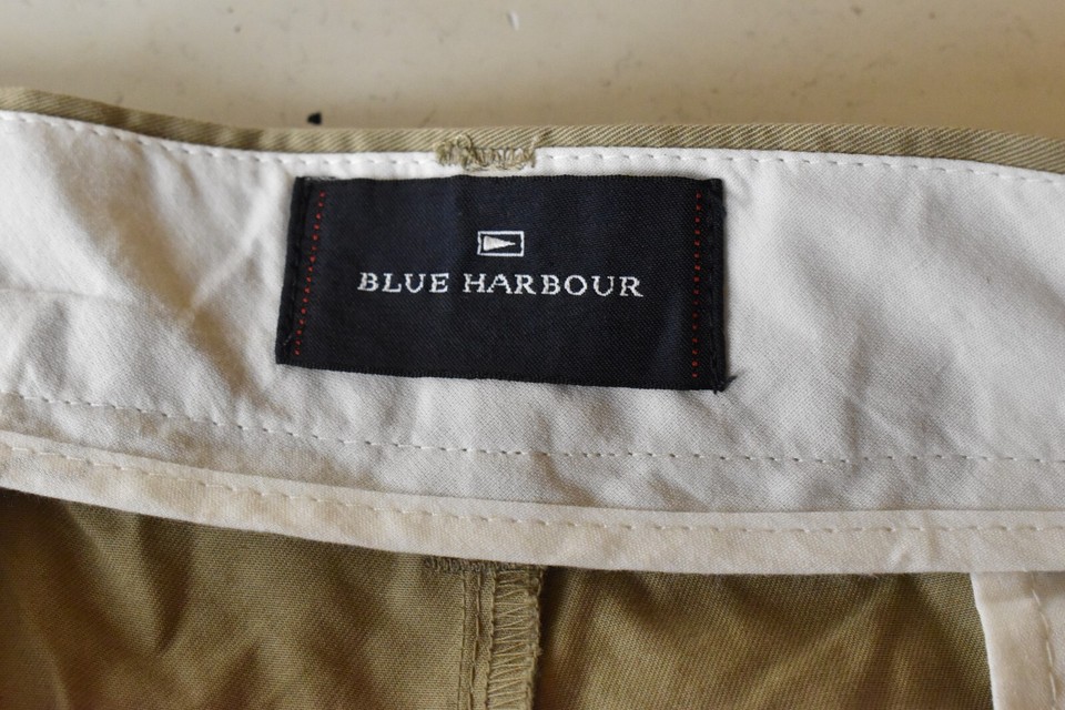 MARKS AND SPENCER Blue Harbour Beige Chino Shorts size 38In Mens Summer