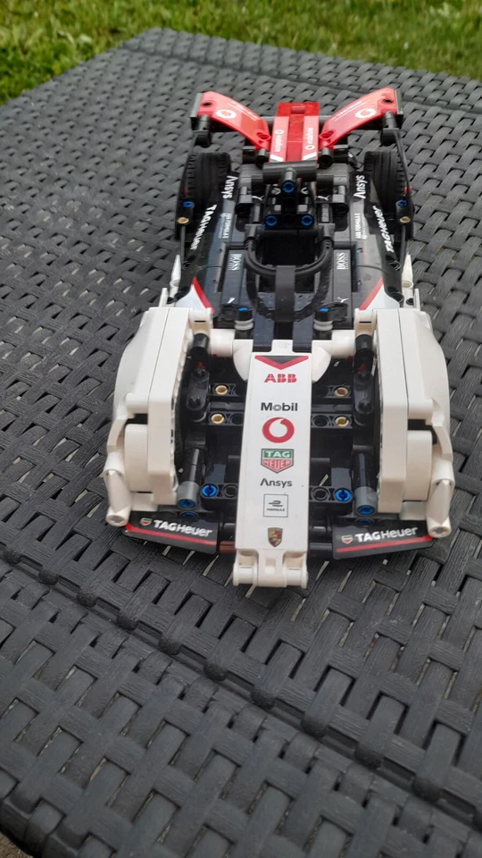 LEGO Technic 42137 Formula E Porsche 99X Electric, photo 4 sur 5