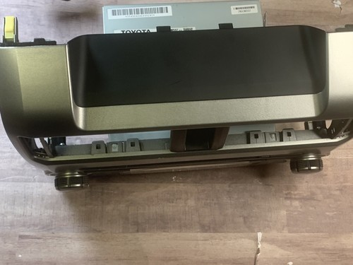 Toyota 4Runner 2010-13 Radio Am Fm Cd Player 86120-35490 Fast Shipping - Picture 2 of 6