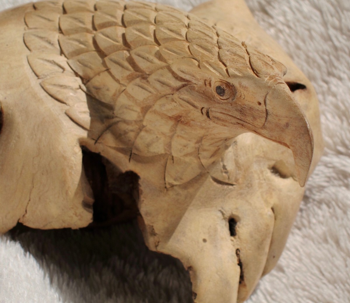 BEAU PYGARGUE À tête blanche en bois sculpté et peint à la main 6,5 de haut tr EUR 20,00