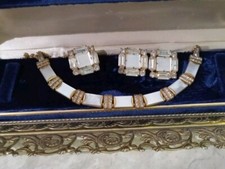 Vintage Mother Of Pearl Crystals Gold Tone Necklace Earrings Brooch Pin Set 