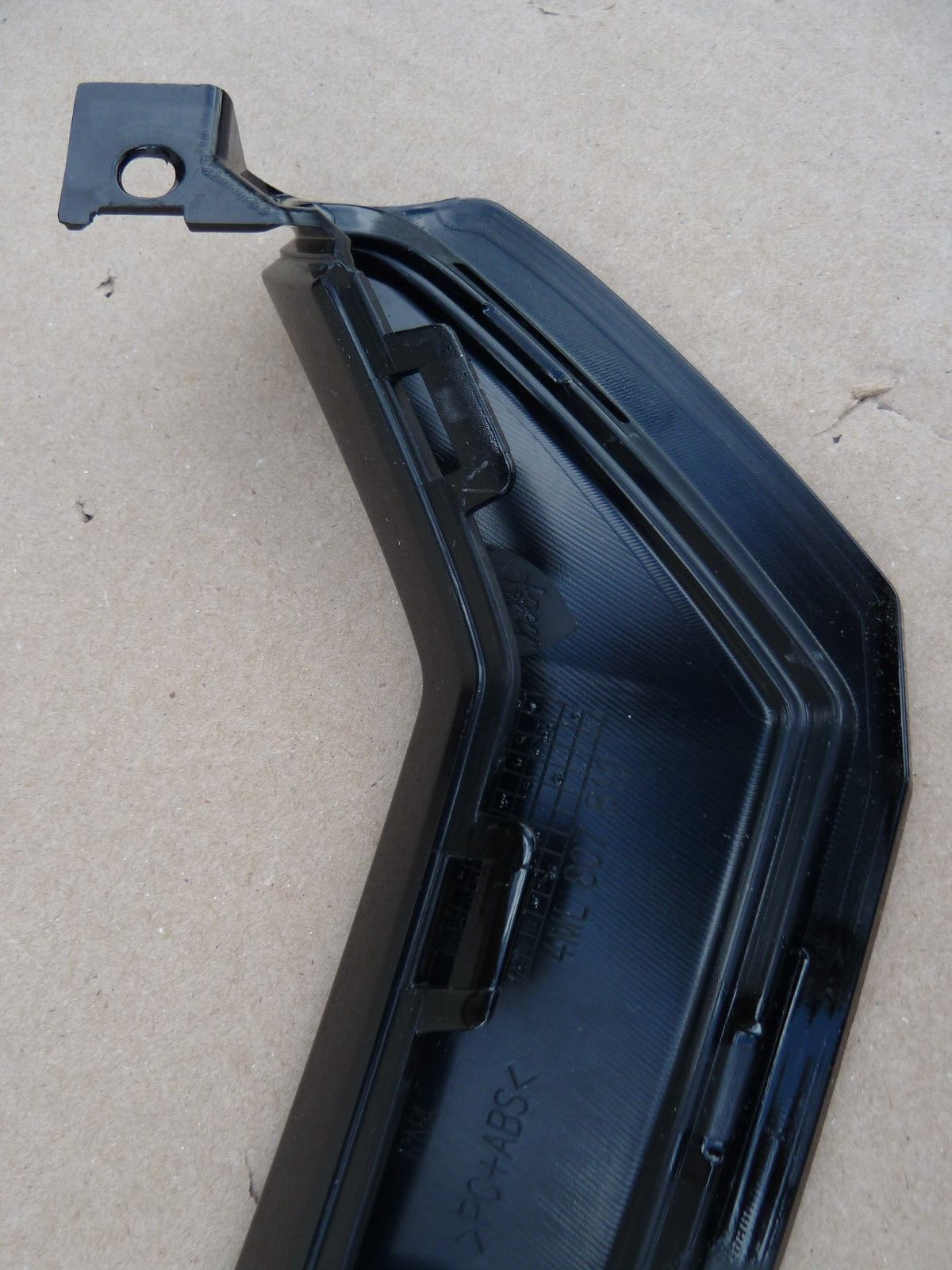 Lamborghini URUS Drivers Front Bumper Left Radiator Grille Grid Side Trim Blanke