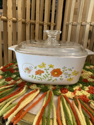 SALE Vtg Kitschy Grannycore Corning Ware Wildflower A-1 1/2-B  w/Pyrex lid