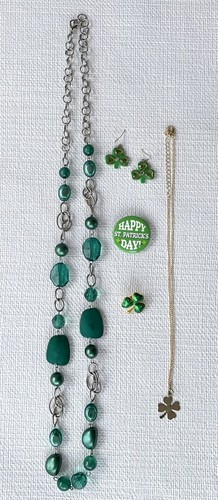 St Patrick’s Day Jewelry Lot 6 Pieces Necklaces Earrings Button Pin Shamrock - Picture 2 of 3