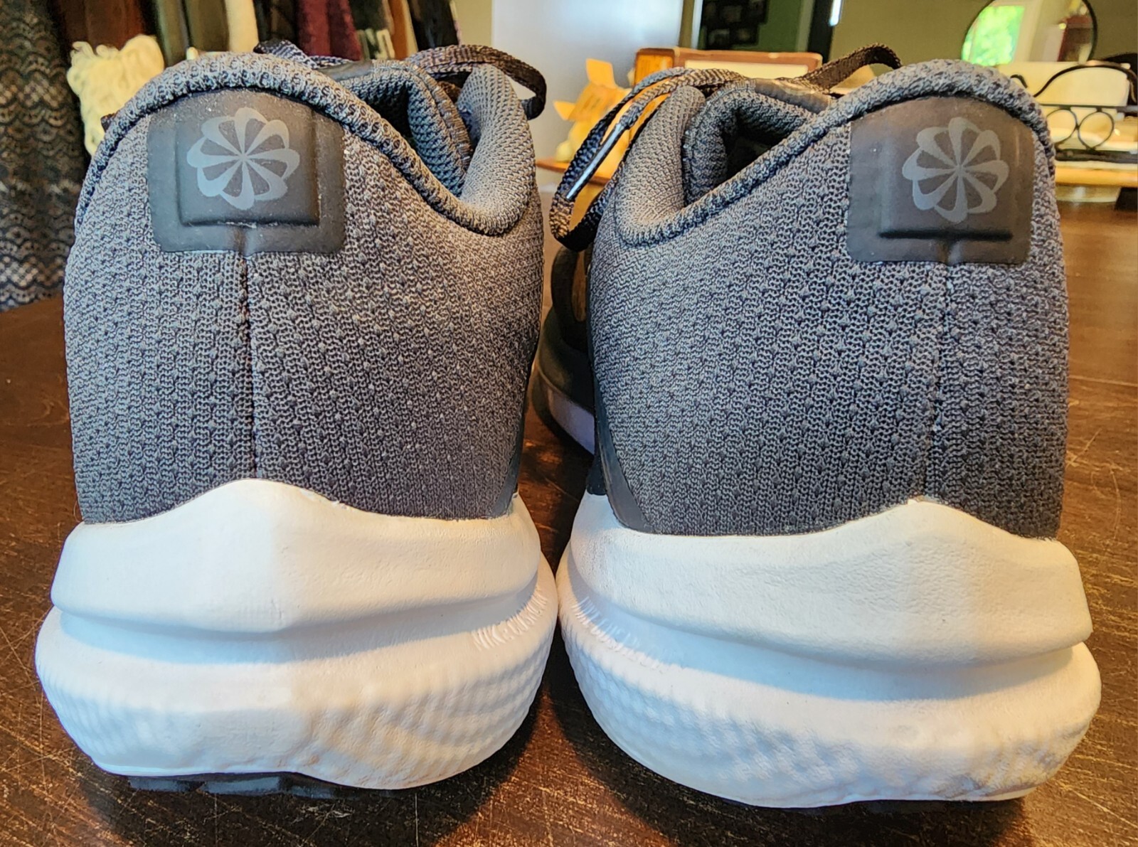 Nike Winflo 10 'Anthracite Gold' Black White DV4023-005 Women's Size 11 Running thumbnail 4