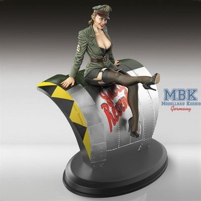 ROYAL ROY900 Pin up Pilot (75mm / 1:24)