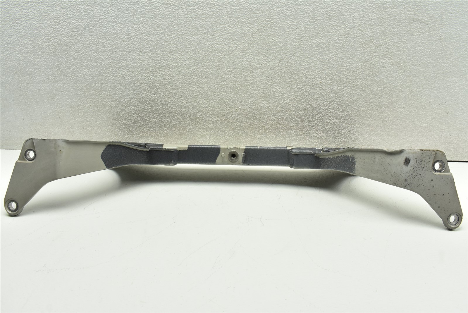 2010 Ferrari California Lower Transmission Bracket Mount 232706 