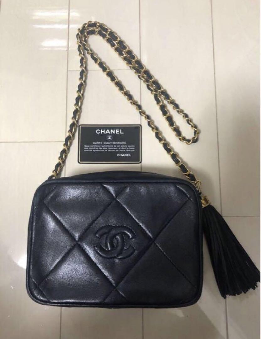 CHANEL Black Quilted Lambskin Shoulder Bag with Gold Chain Strap