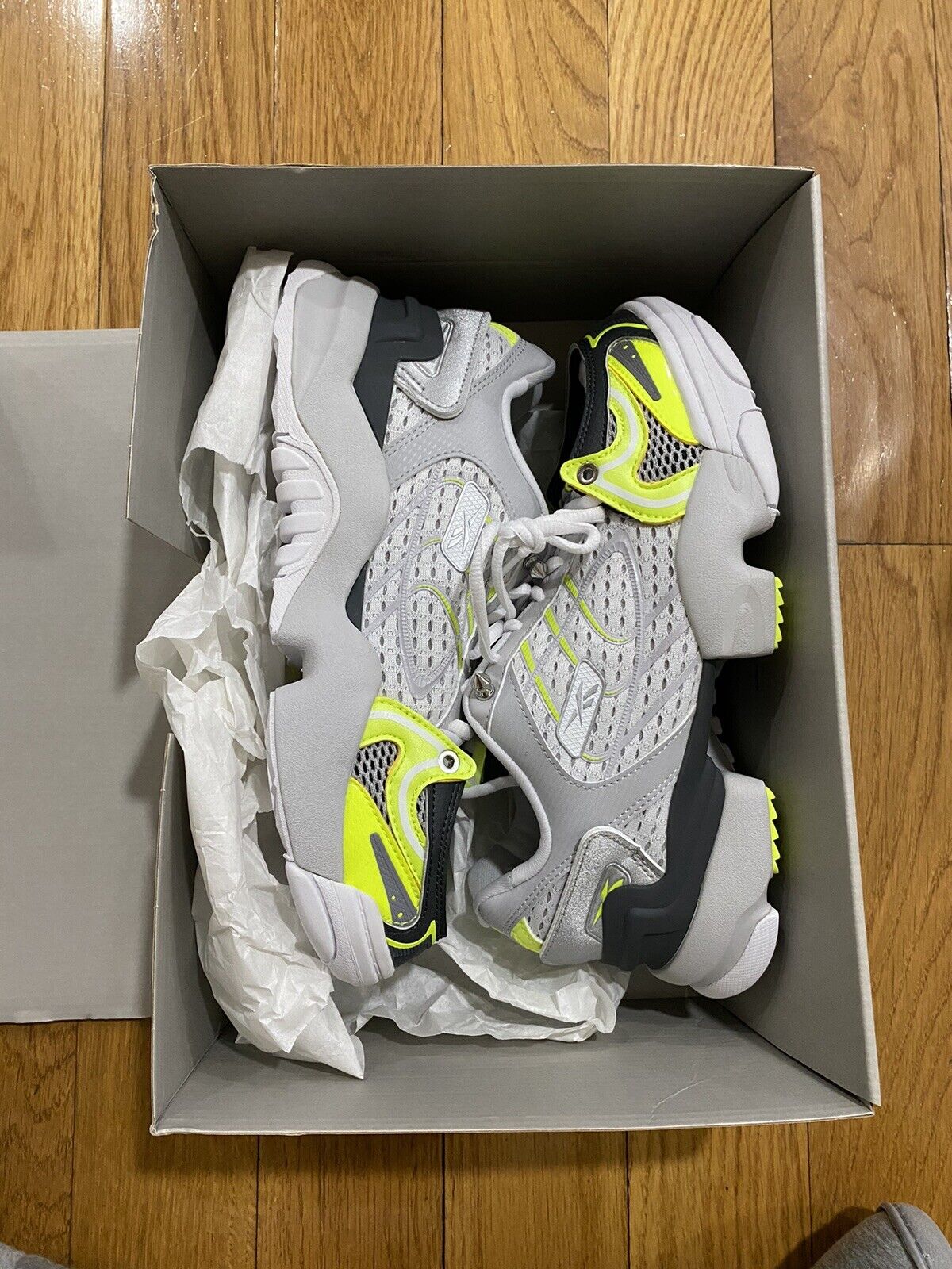 VETEMENTS x REEBOK Spike Runner US7/EU39 Fluo Yellow | eBay