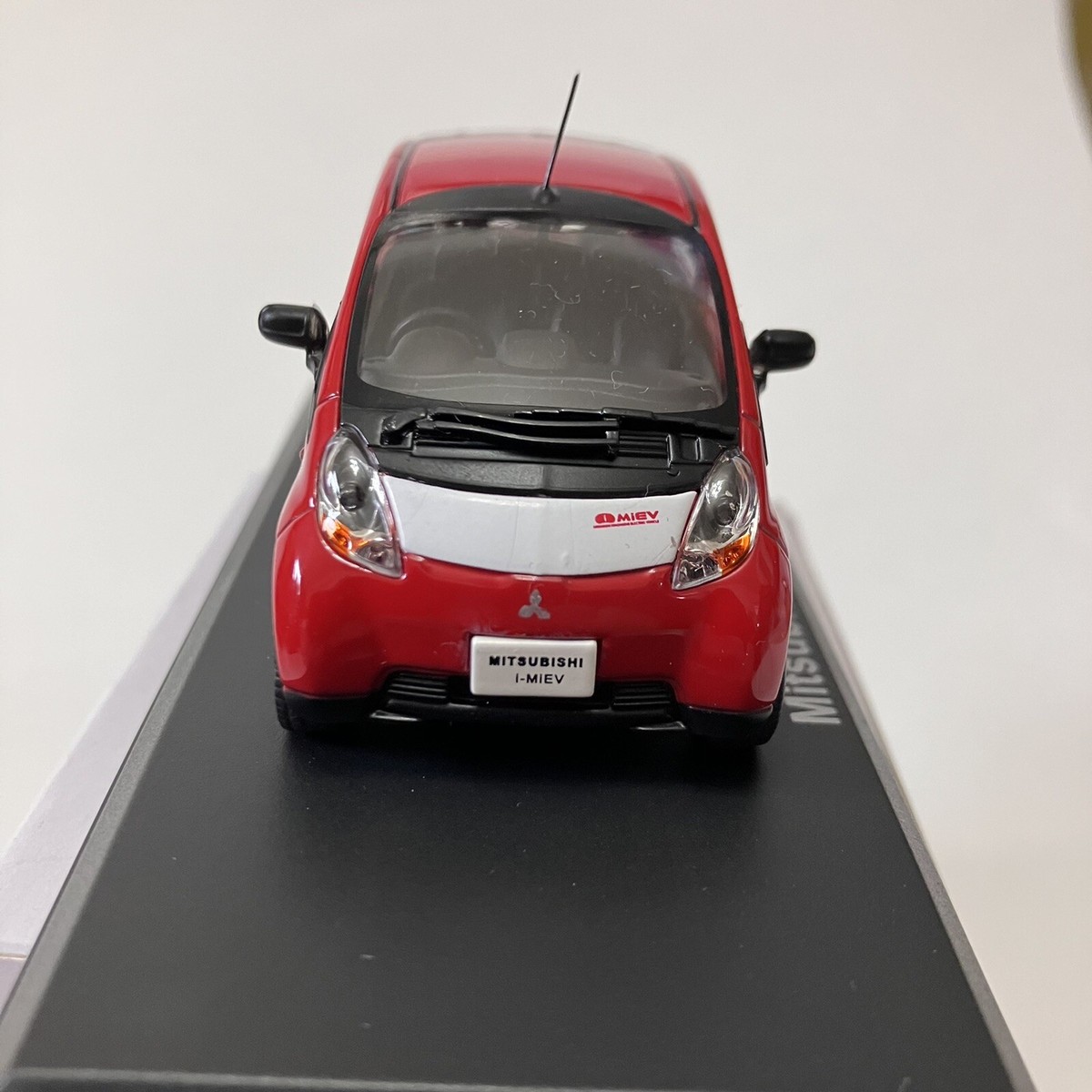 ミニカー Mitsubishi i-MiEV (2009) 1:43 Mitsubishi i-MiEV
