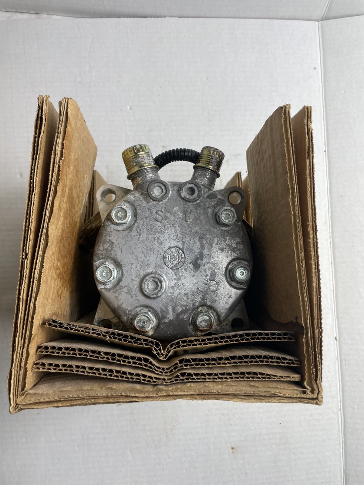 Humvee Spring Compressor NOS Refrigeration Compressor HMMWV Humvee M998 4130015234622 RD-5-11394 ...