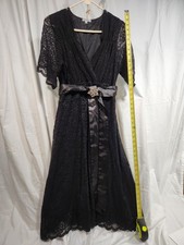 Kiyonna Women 1X Black Lace S-sleeve V neck Dress w Rhinestone Pin Formal Chic