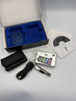 Vivitar Vivian 3605z 2.0 Mega Pixel Digital Camera Silver