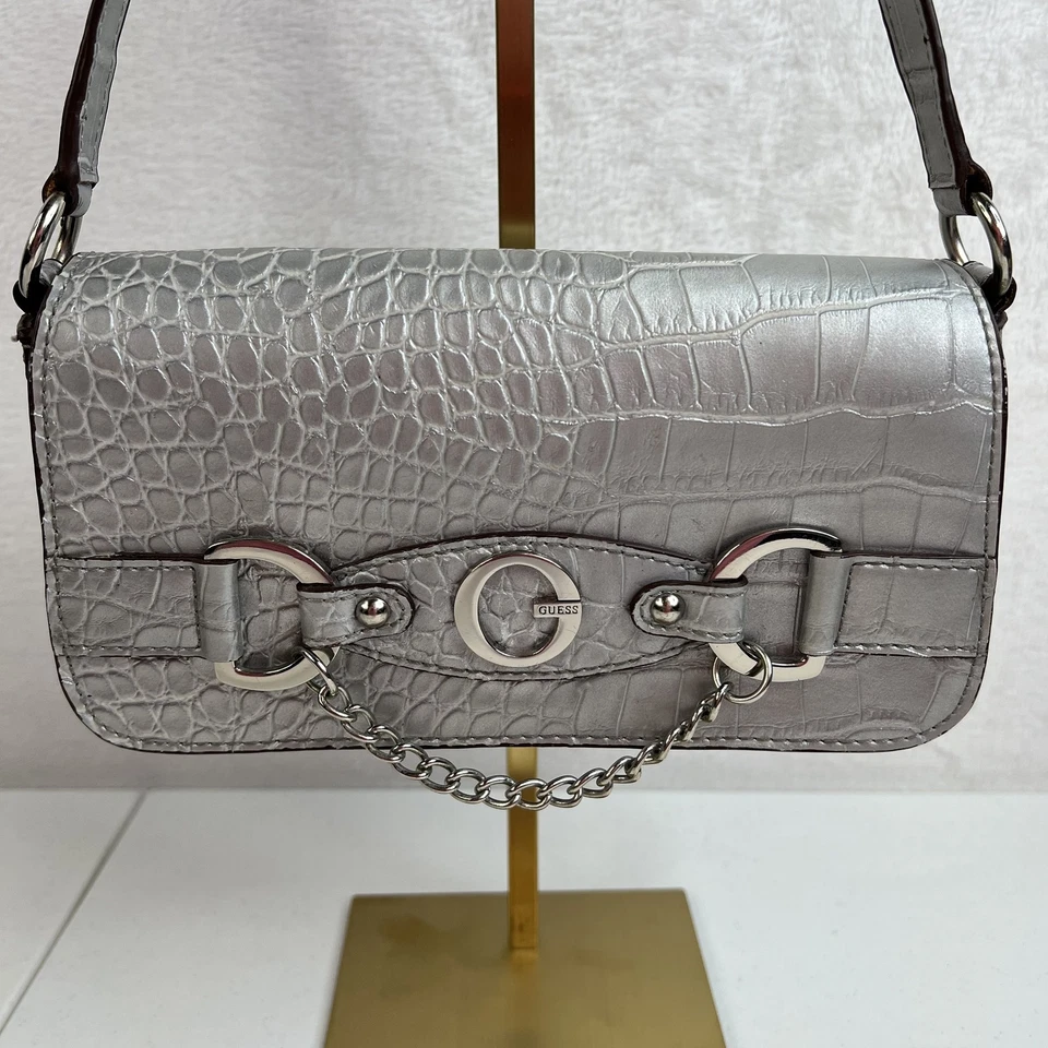 De Colección Y2K Guess Mini Bolso Plateado Cocodrilo Cadena Repujado Acento Cartera Bolso de Mano Retro Foto 3 de 4