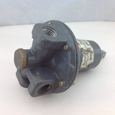 Fisher Controls Regulator 5 - 35PSI 67 / 414