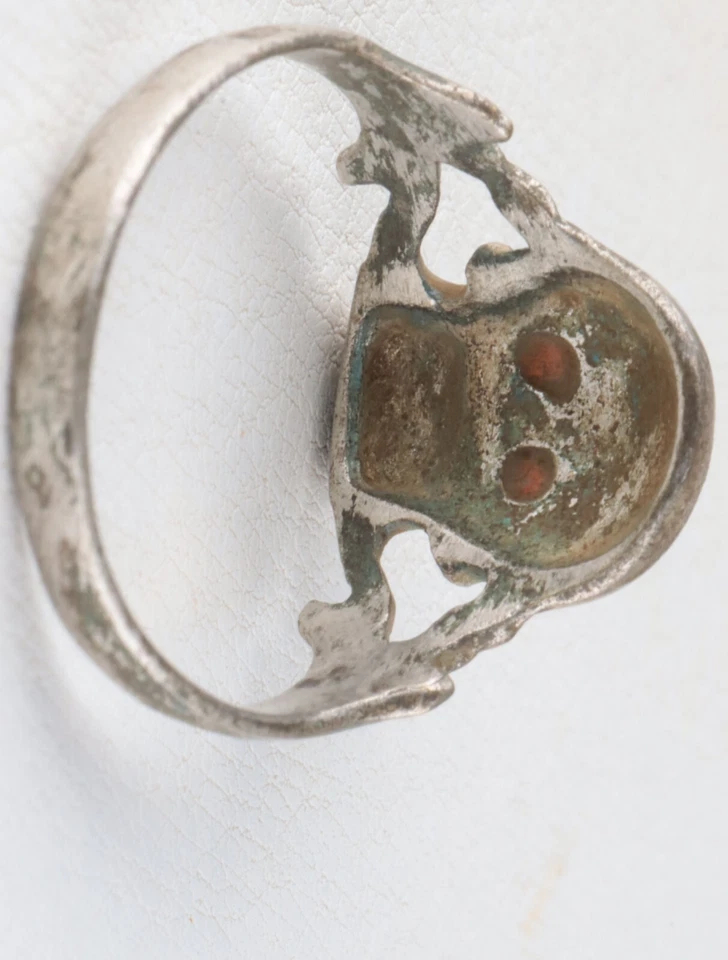 Anillo Calavera con Huesos de Ojos Segunda Guerra Mundial Esqueleto Segunda Guerra Mundial Cabeza Muerta Primera Guerra Mundial Joyería Primera Guerra Mundial Horror Foto 4 de 4