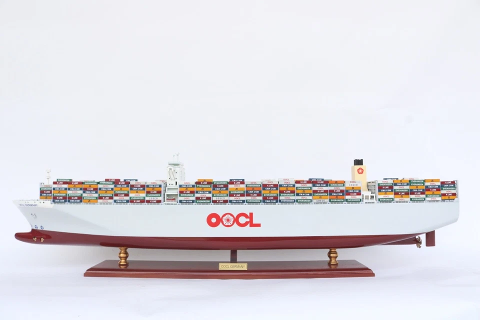 Modellschiff Containerschiff OOCL Germany