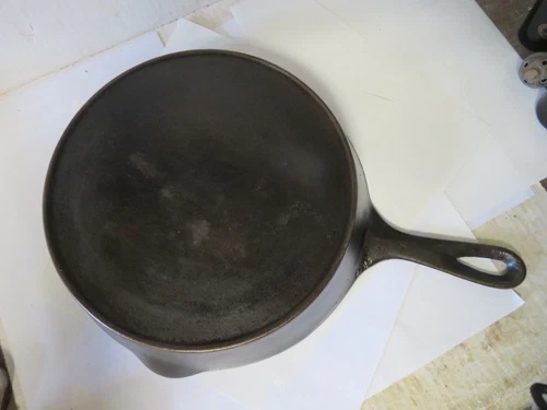 Unmarked Wagner Ware #8 10 Inch Cast Iron Skillet With Heat Ring restored