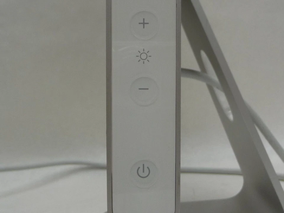 APPLE MAC CINEMA DISPLAY MONITOR A1082 23" 90GHZ 1920x1200 WIDESCREEN *24HR DEL - Image 4 of 4