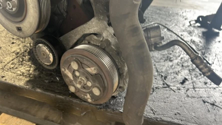 Compresseur clim SAAB 9.3 2 SPORT HATCH PHASE 1 BREAK 12843774 - Photo 2/4