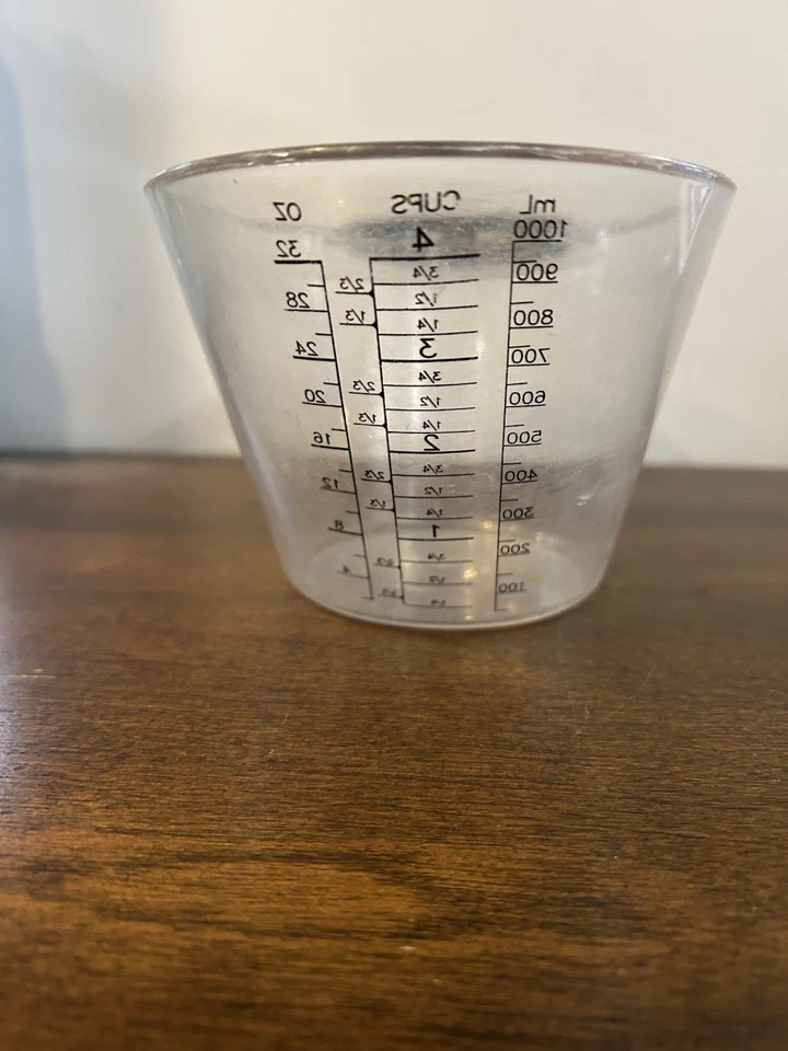 The Pampered Chef Easy Read Measuring Cup 4 Cup Size Surface Marks Still Useable - Image 2 of 4