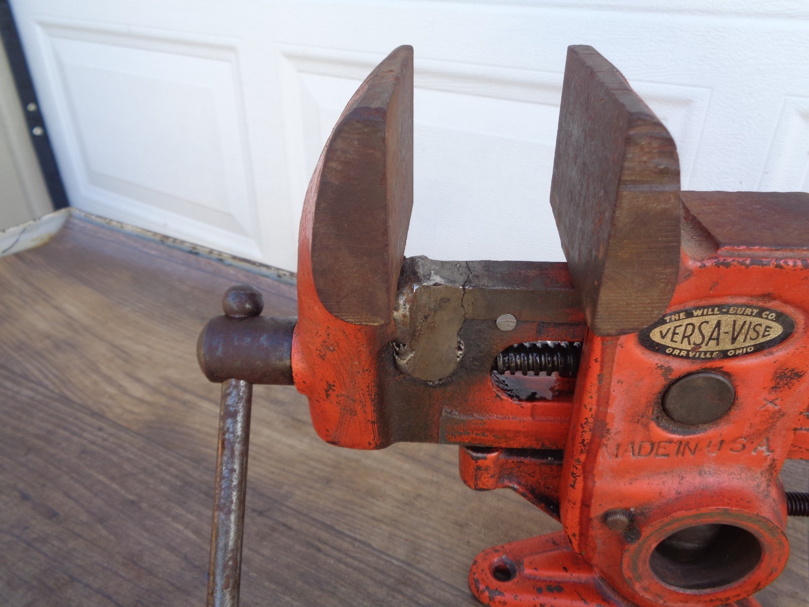 Vintage Will-Burt Versa-Vise Gunsmith Workshop Pivoting Bench Vise w/Base