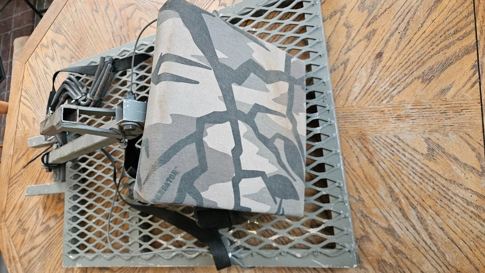 Vintage Heavy Duty Predator Tree Stand Hunting Platform, Deer Hunter's Collect - Image 3 of 4