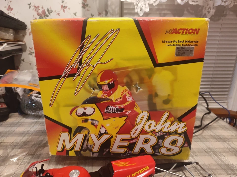 Vintage NHRA John Myers Snap-on 1996 Suzuki Pro Stock Bike 1:9 New Open Box - Image 2 of 4