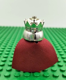 LEGO Kingdoms Lion King (cas486) Minifigure with Crown from Set 10223 Joust 7188