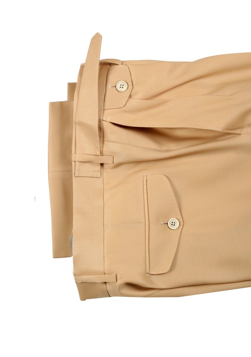 TOM FORD Atticus Beige Suit Size 46 / 36R U.S. New With Tags
