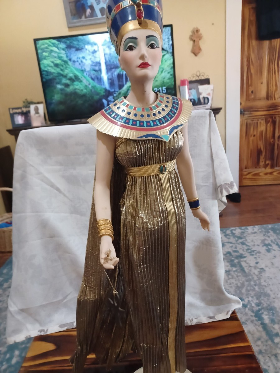 Nefertiti Egyptian Queen Porcelain Doll Franklin Mint | eBay