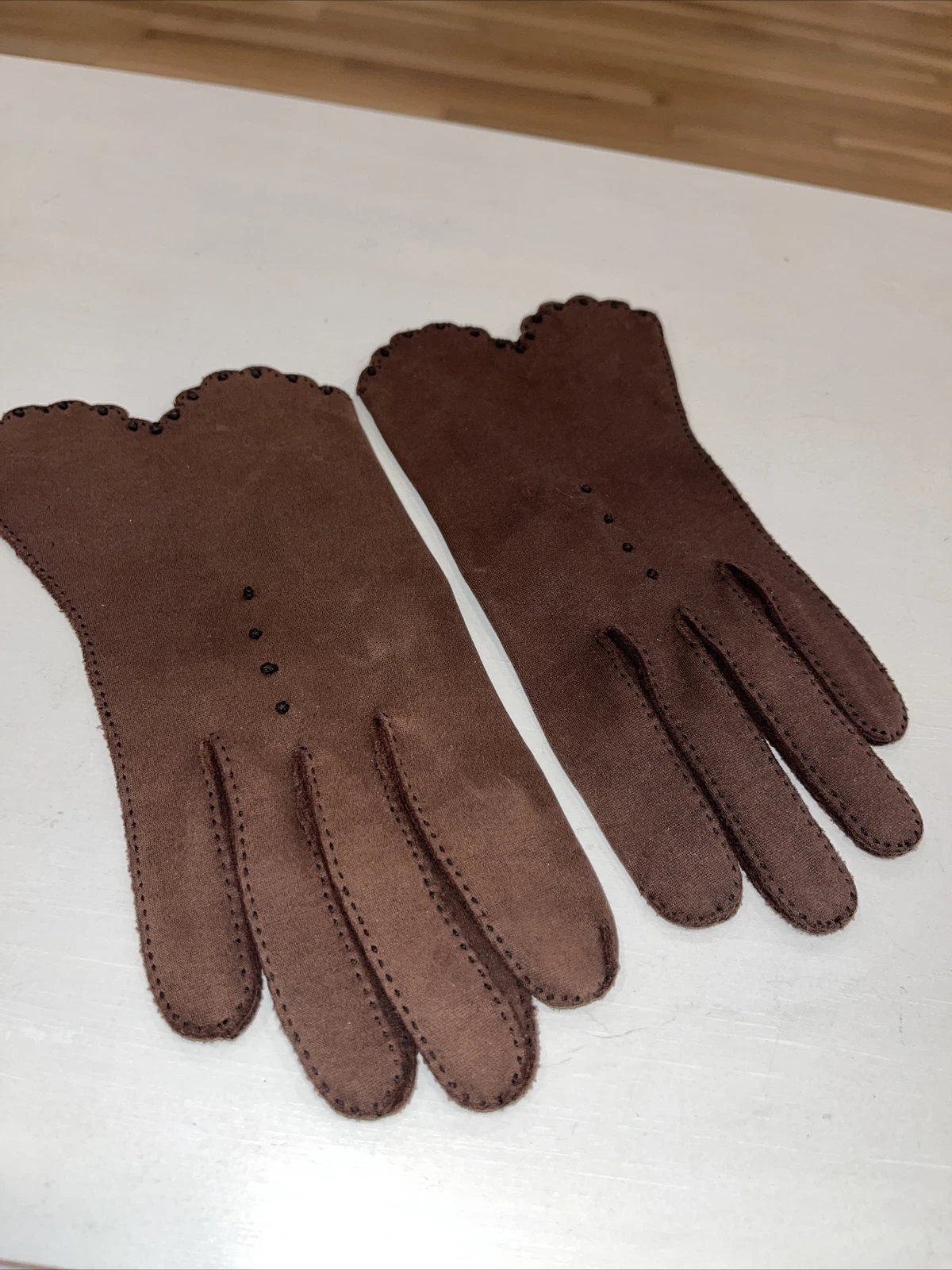 Grandoe Women Brown Gloves Size 6.5 Top Stitched. Vintage