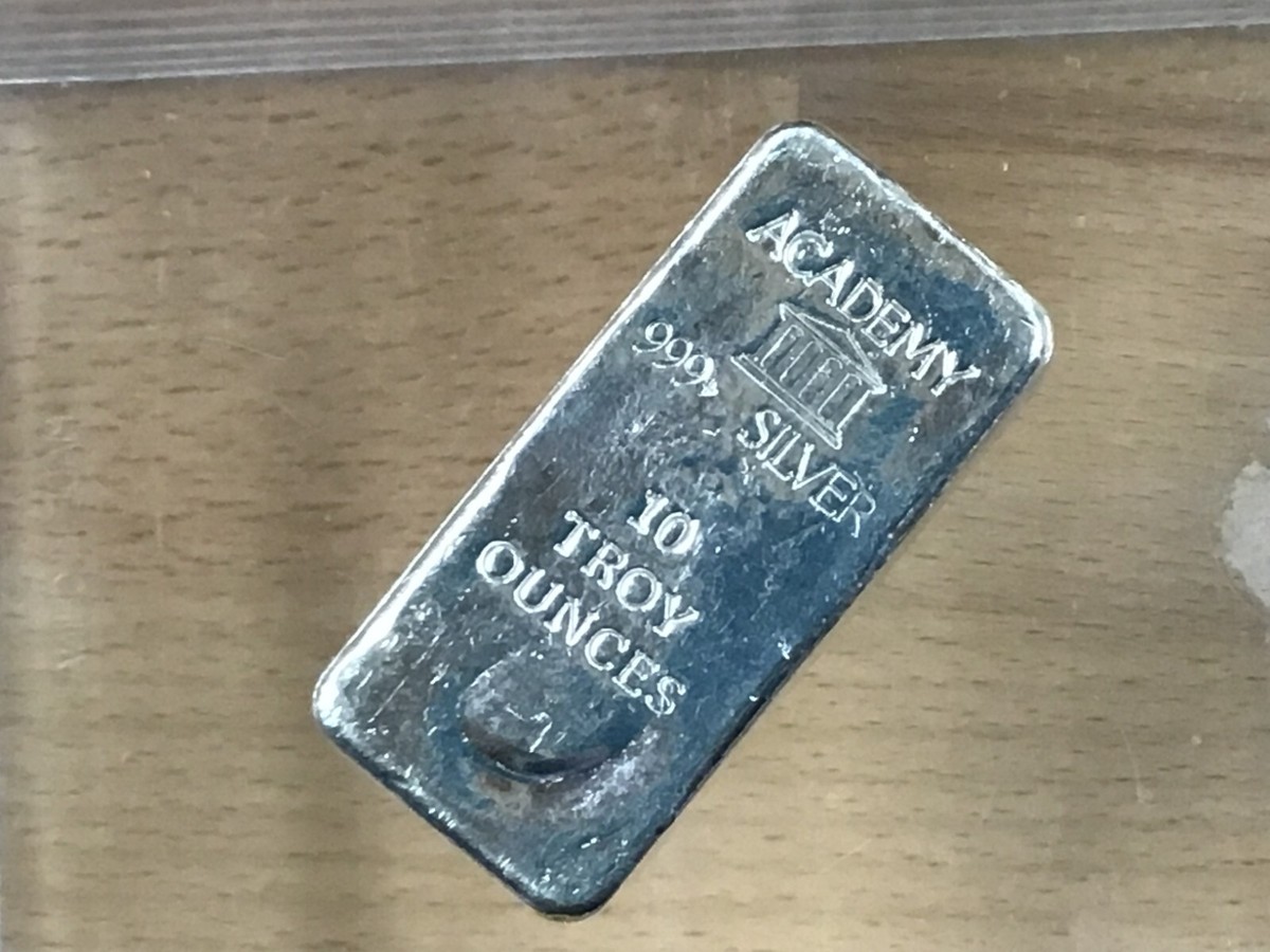 B001 10 oz ブリタニア 銀バー 999 10 oz Silver Bar - Argentia