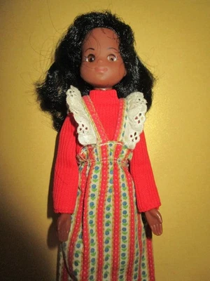 B-2377) VINTAGE BARBIE AA MUM HATTIE MATTEL 1974 SUNSHINE FAMILY KLEIDUNG+SCHUHE - Bild 1 von 4