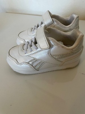Reebok Royal Cl Jog Sneaker. Baby. Gr. 22. Weiß/Metallic.Sehr guter Zustand.