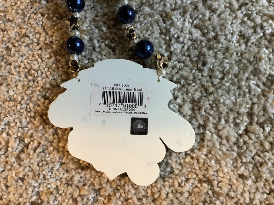 2002 ALL STAR GAME NECKLACE W/MEDALLION AND TEAM SCHEDULE MILWAUKEE - Image 4 of 4