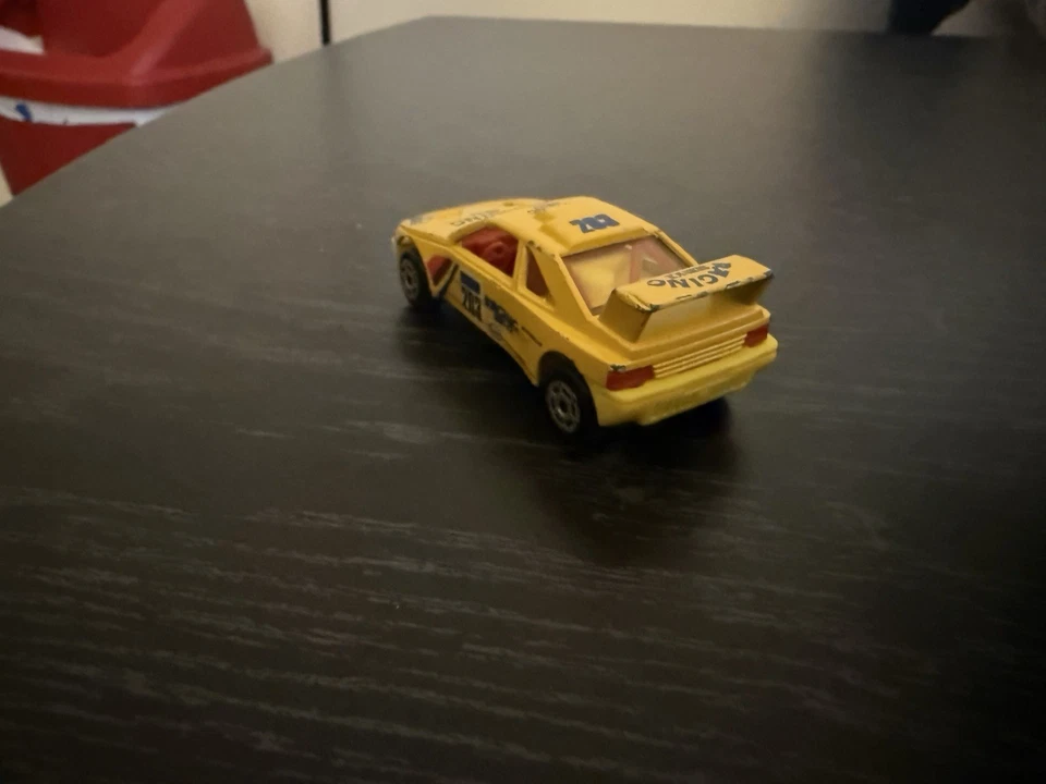 Coche de rally vintage Majorette Peugeot 405 T 16 Racing #203 amarillo 202 diecast 1:60 Foto 3 de 4