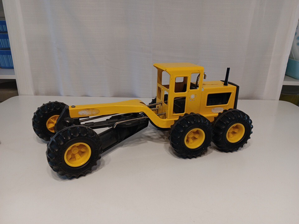 Tonka Farm Plow Tractor Road Grater Metal / Plastic 2012 Hasbro