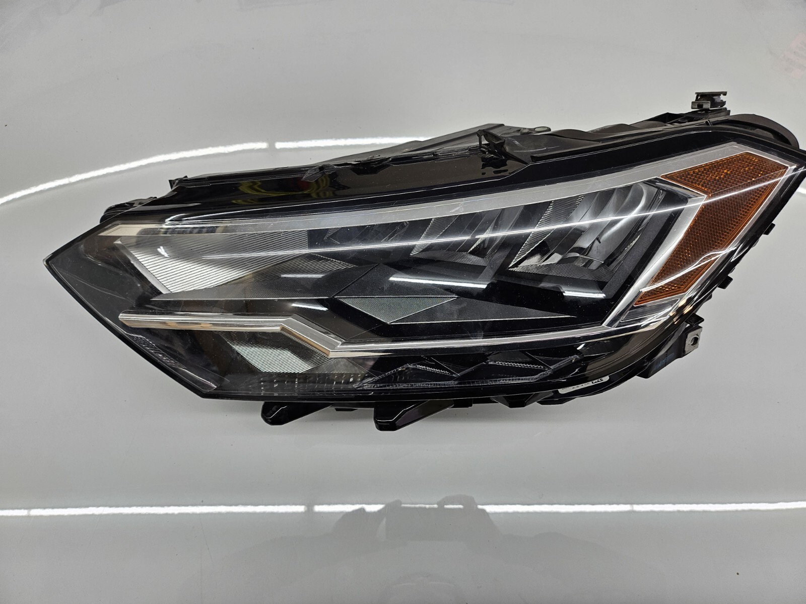 2019-23 Volkswagen Jetta Left/Drivers Side Headlight 17A.941.036 A