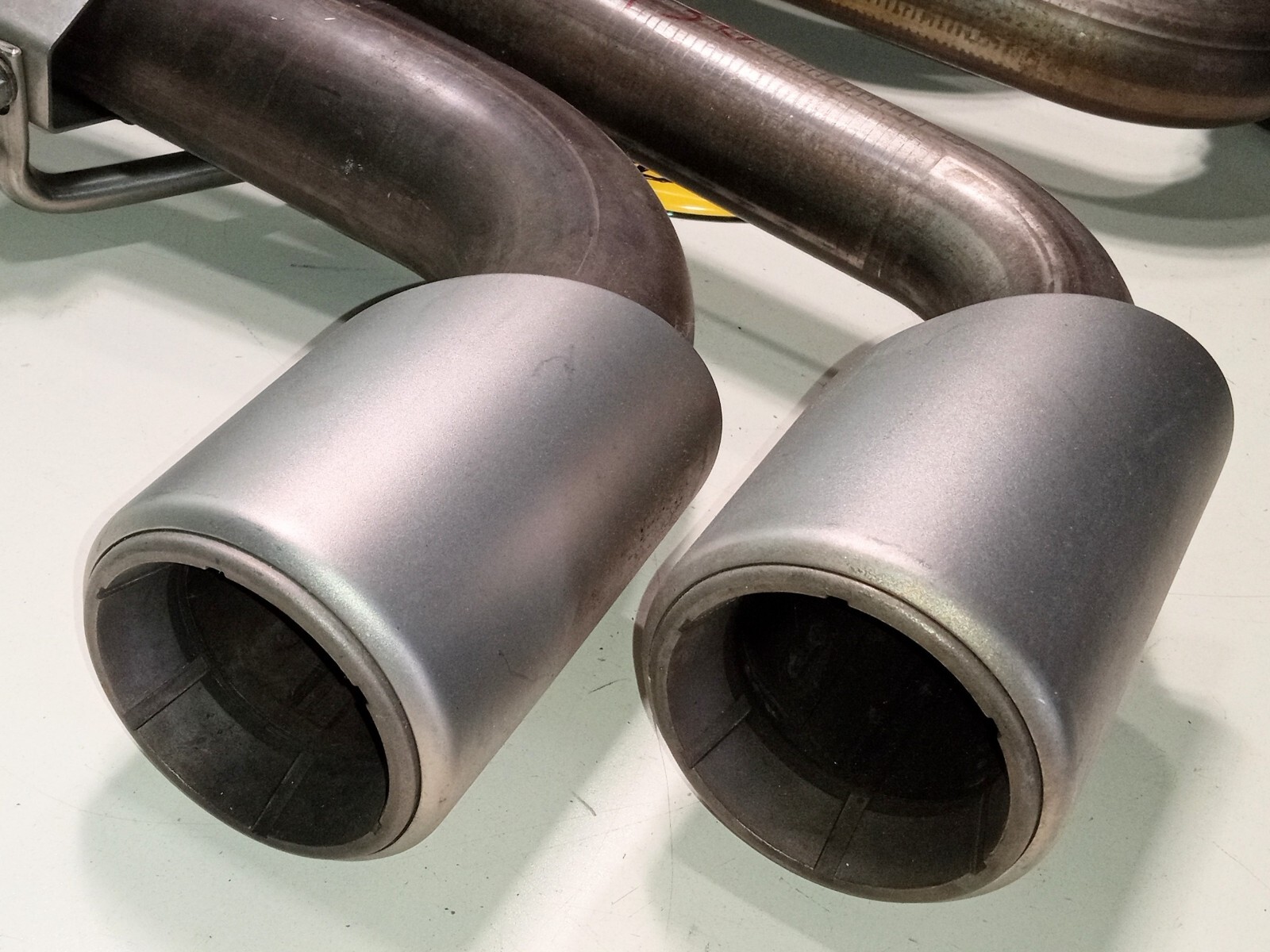 Ferrari 430 Rear Left Right Exhaust Tail Pipes_216041_216040_Spider_Coupe_OE