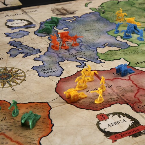 Hasbro Gaming B7404 Risk Board Game - Picture 5 of 6