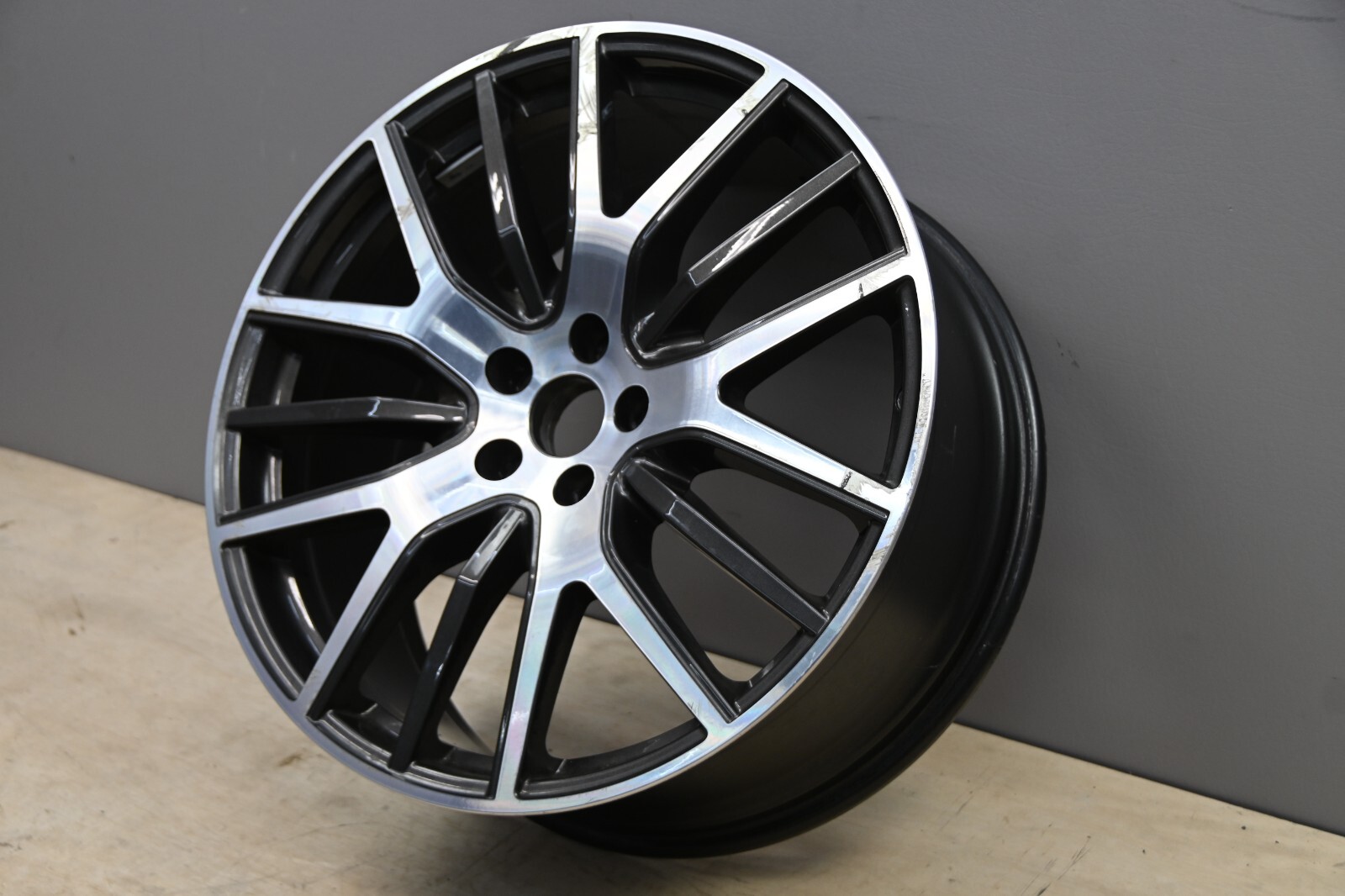 2017-2020 Maserati Levante 19x21 FRONT Alloy Wheel Rim 670044700 OEM