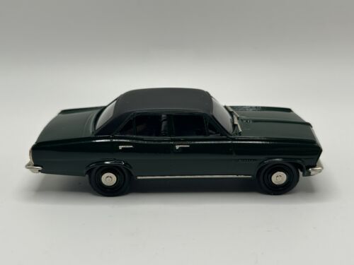 Landsowne LDM38 Vauxhall PC Viscount Laurel Green/Black 1971 LDM 38 1/43 Scale - Picture 3 of 13