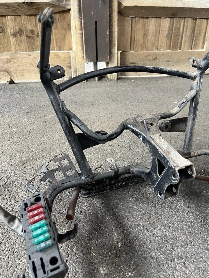 HONDA CBR600 F FRONT FAIRING HEADLIGHT BRACKET & OIL COOLER & FUSE BOX 87-90 OEM - Image 3 of 4