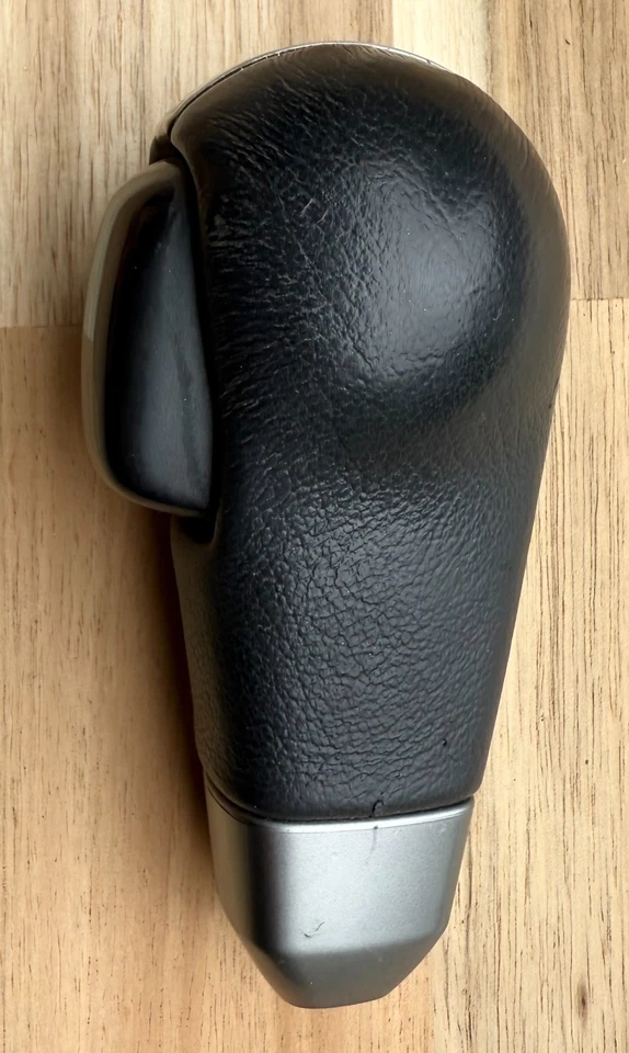 Nissan 350Z Infiniti G35 2003-2006 perilla de cambio OEM automático negro perilla de cambio  Foto 3 de 4